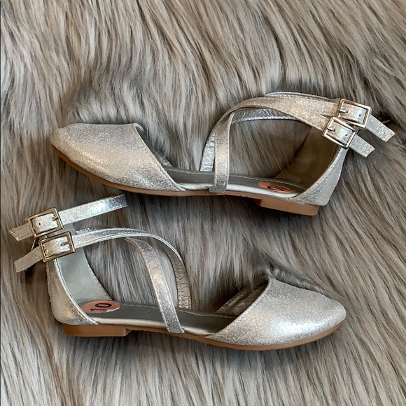 Other - Silver Dress Shoes - Toddler Girls 10